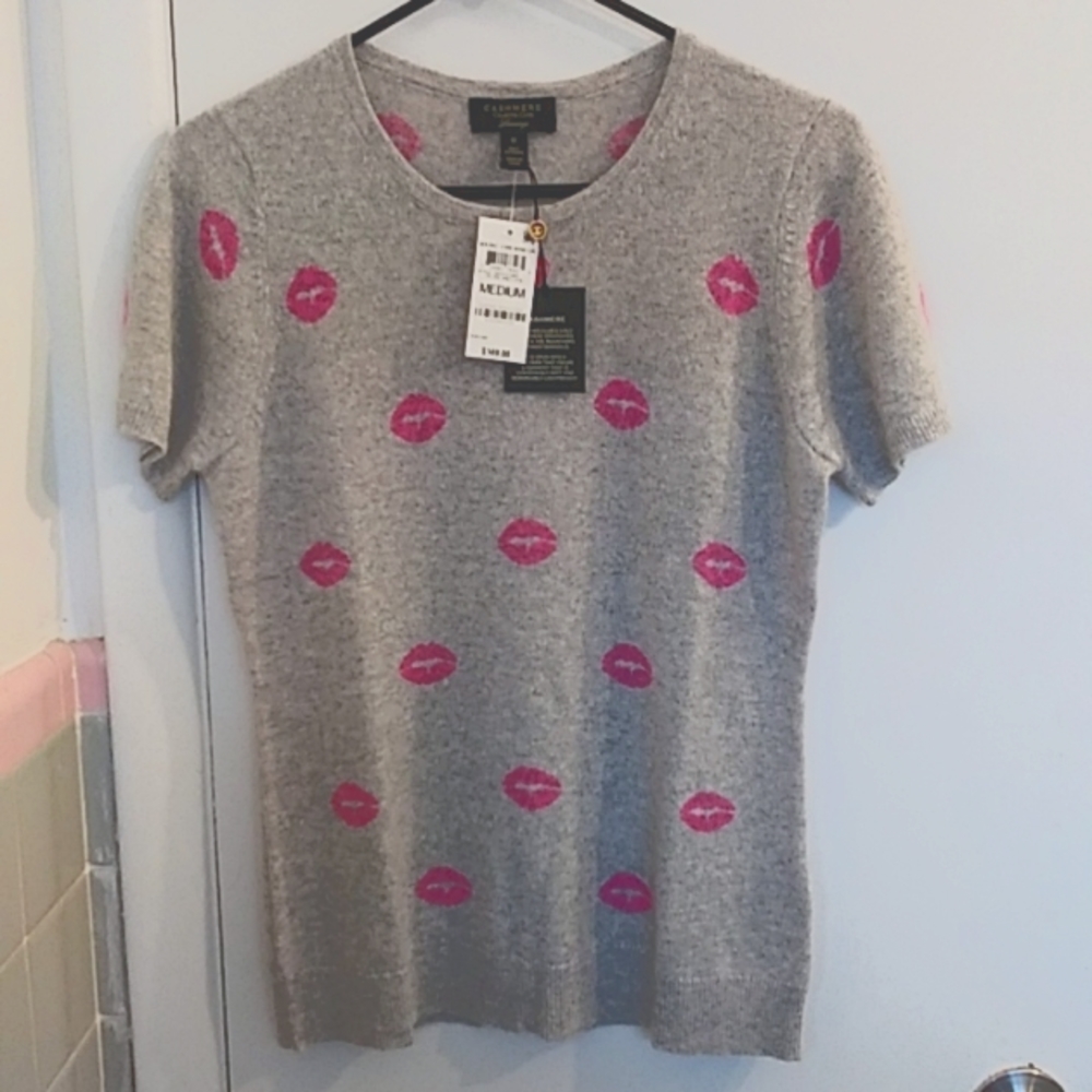 This is a beautiful NWT CASHMERE Charter Club Luxury Crewneck Cashmere Sweater.